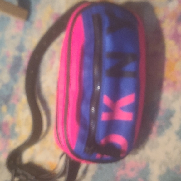 SALE DKNY fanny pack SALE - Picture 2 of 5
